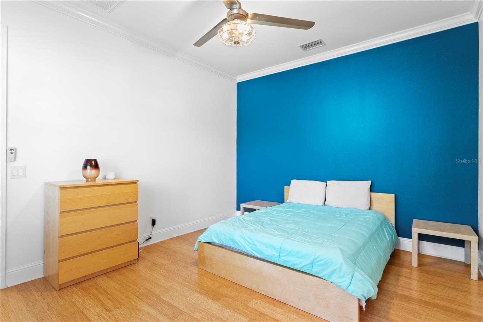 Image 33 of 43 For 1008 Armenia Avenue A