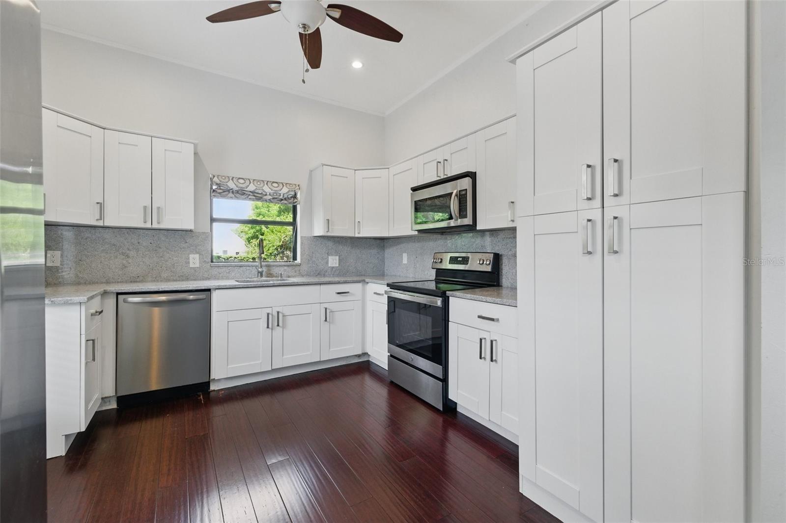Image 7 of 23 For 2810 Jefferson Street
