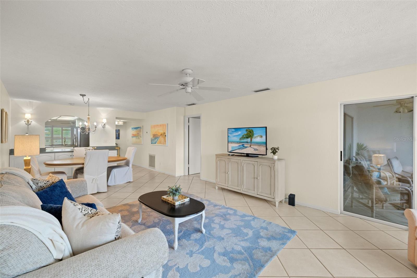 Image 16 of 38 For 1827 41st Street 2e