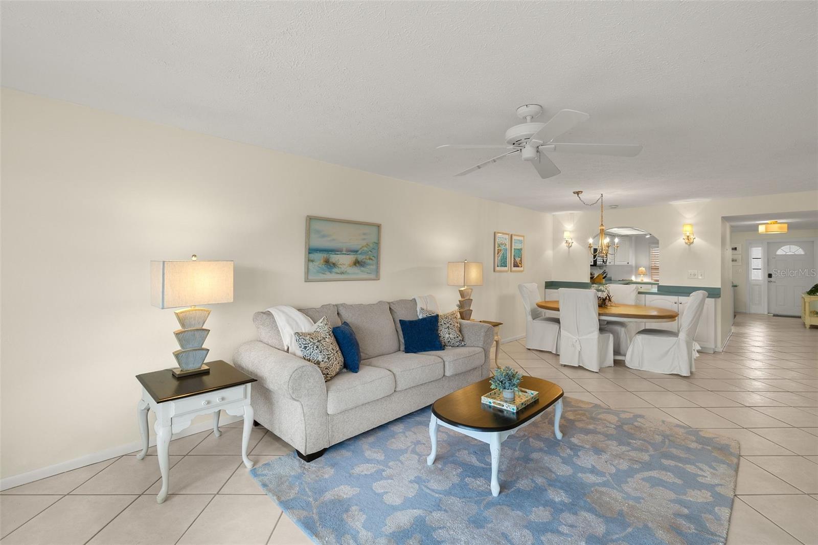 Image 17 of 38 For 1827 41st Street 2e