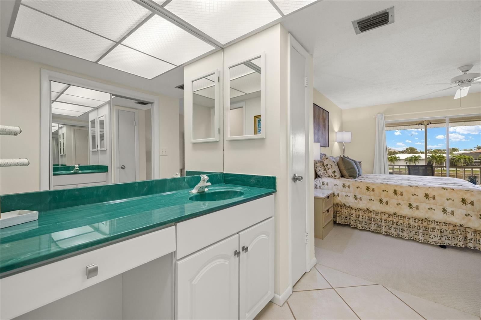 Image 22 of 38 For 1827 41st Street 2e