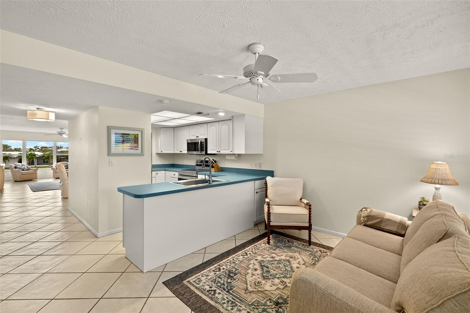 Image 7 of 38 For 1827 41st Street 2e