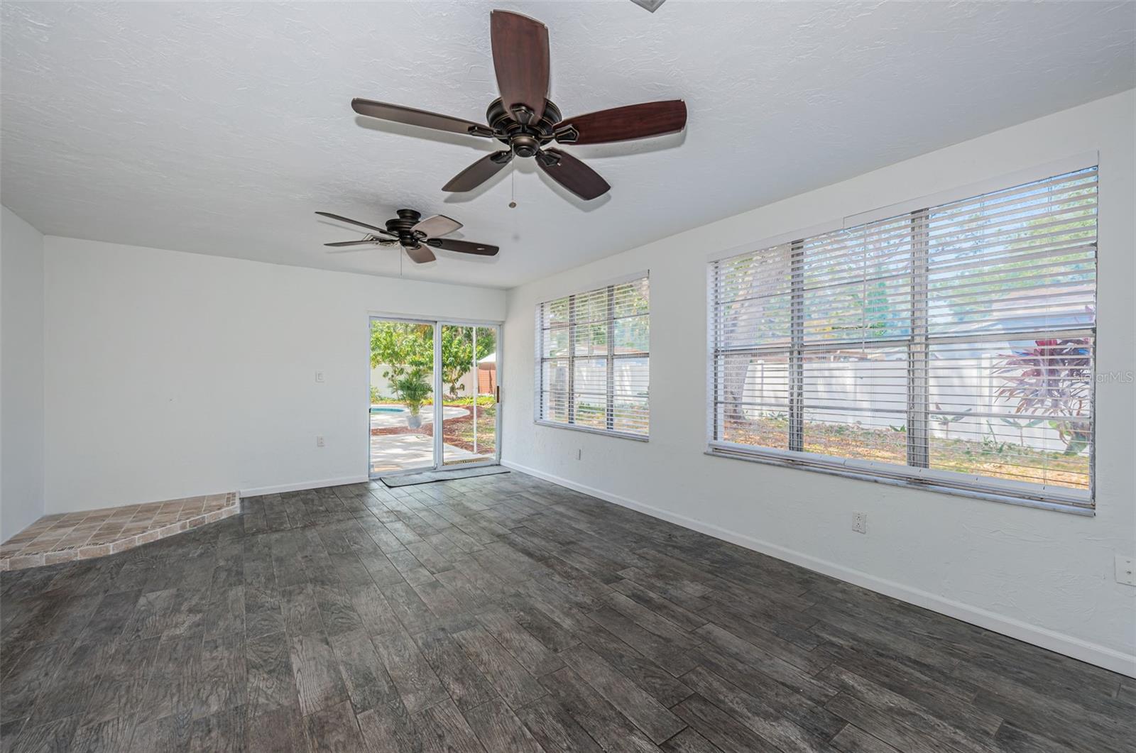 Image 14 of 50 For 8054 38th Avenue N