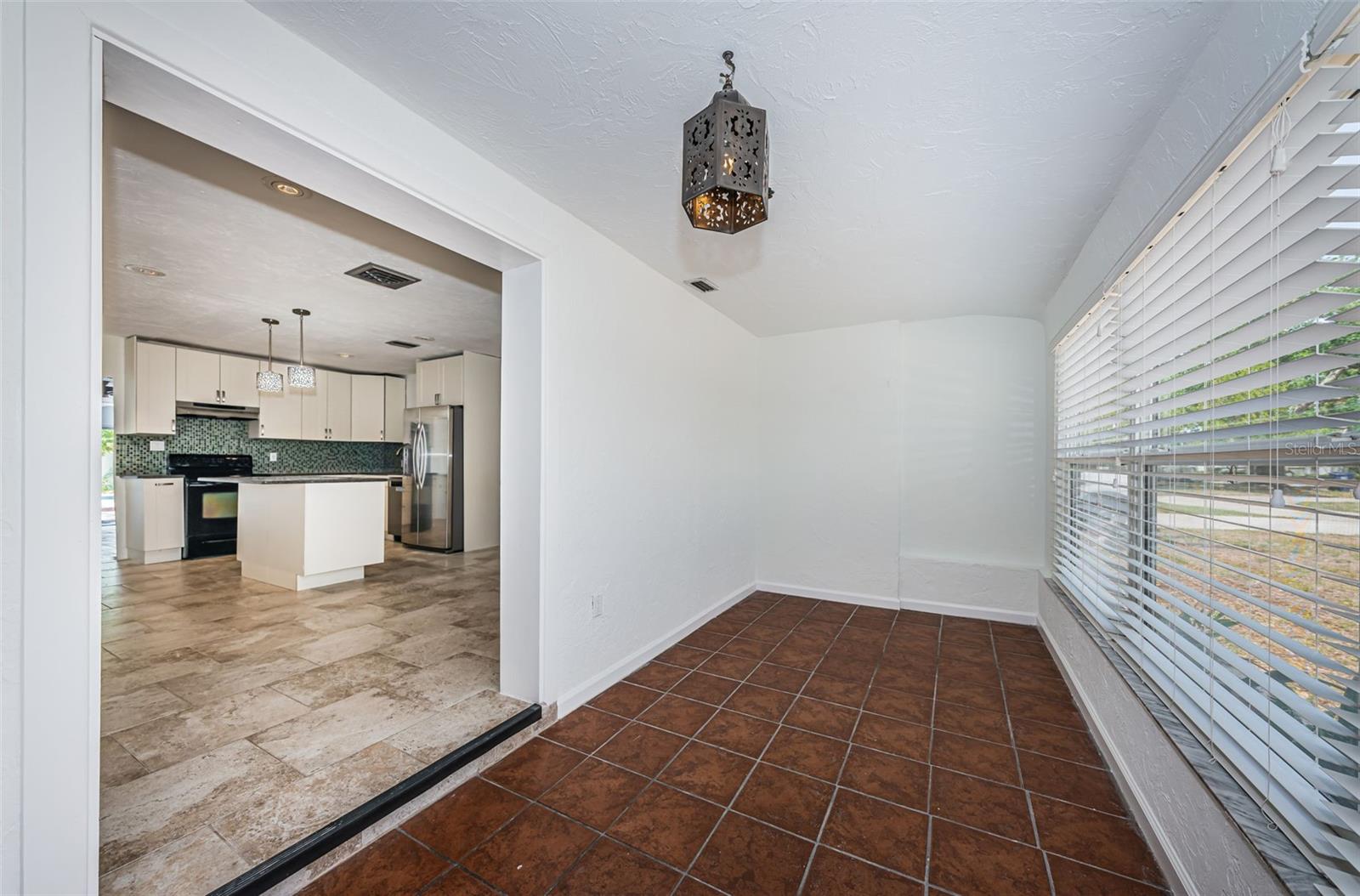 Image 19 of 50 For 8054 38th Avenue N