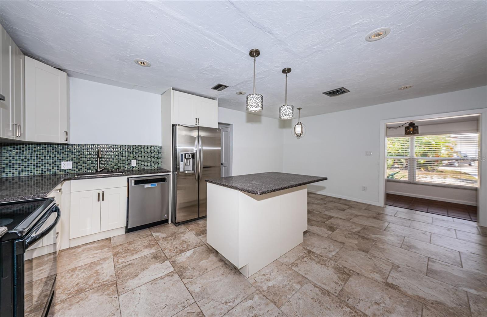 Image 25 of 50 For 8054 38th Avenue N