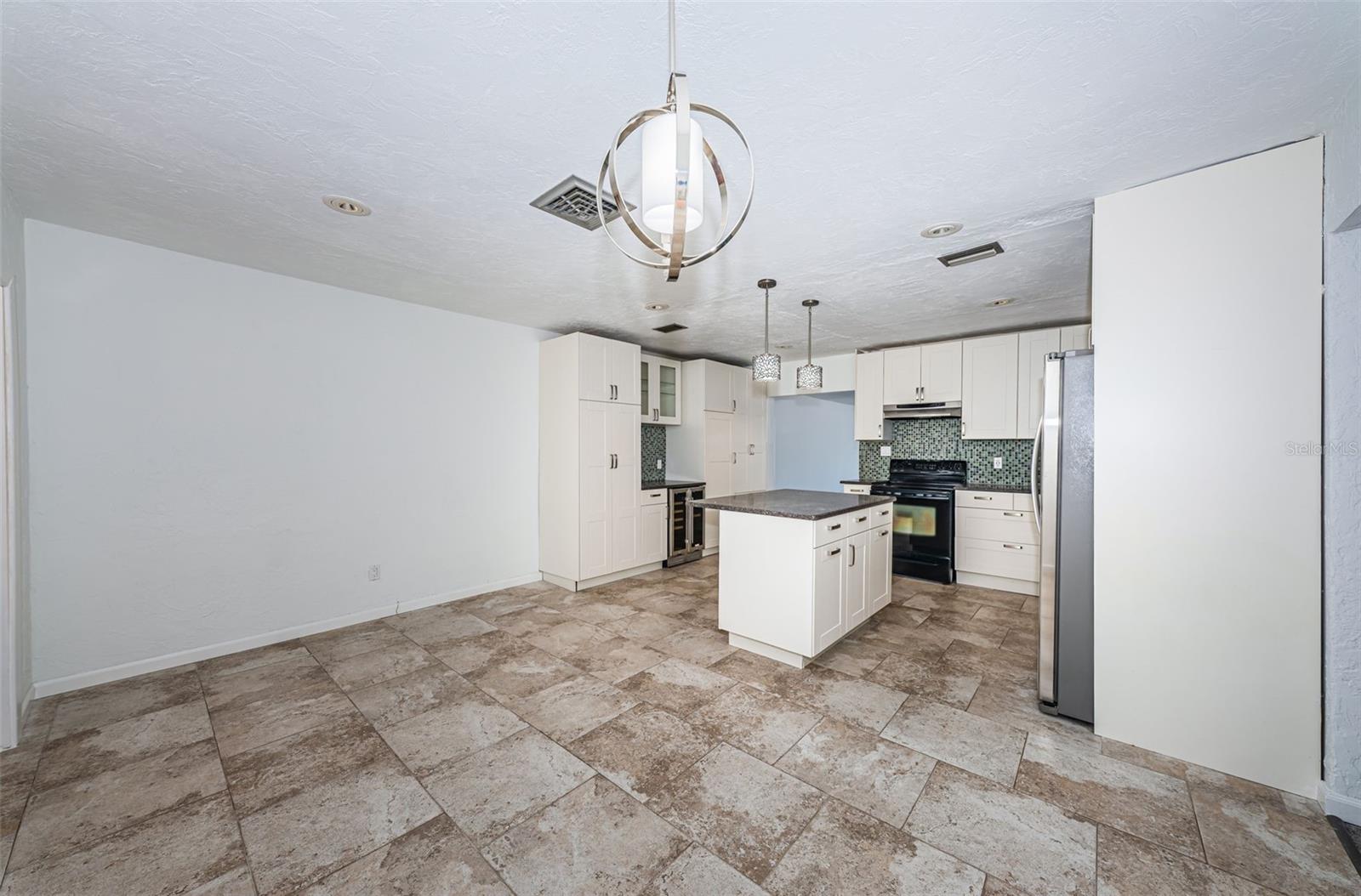 Image 28 of 50 For 8054 38th Avenue N