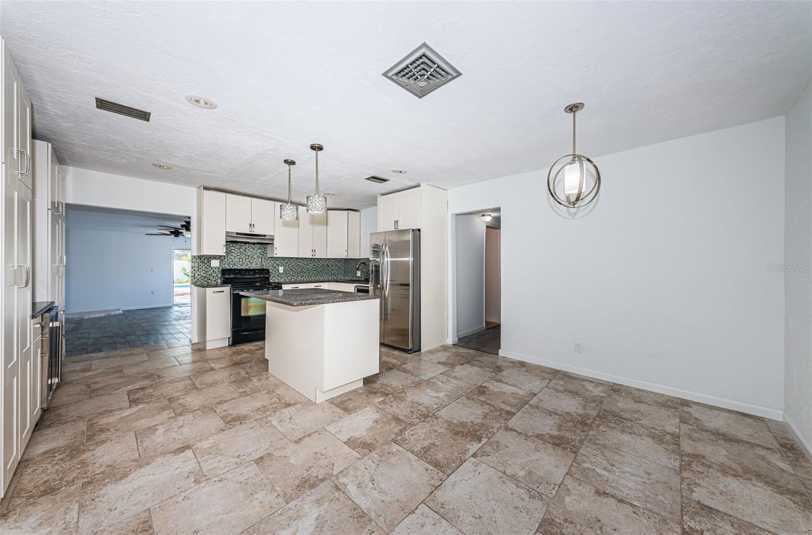 Image 8 of 50 For 8054 38th Avenue N
