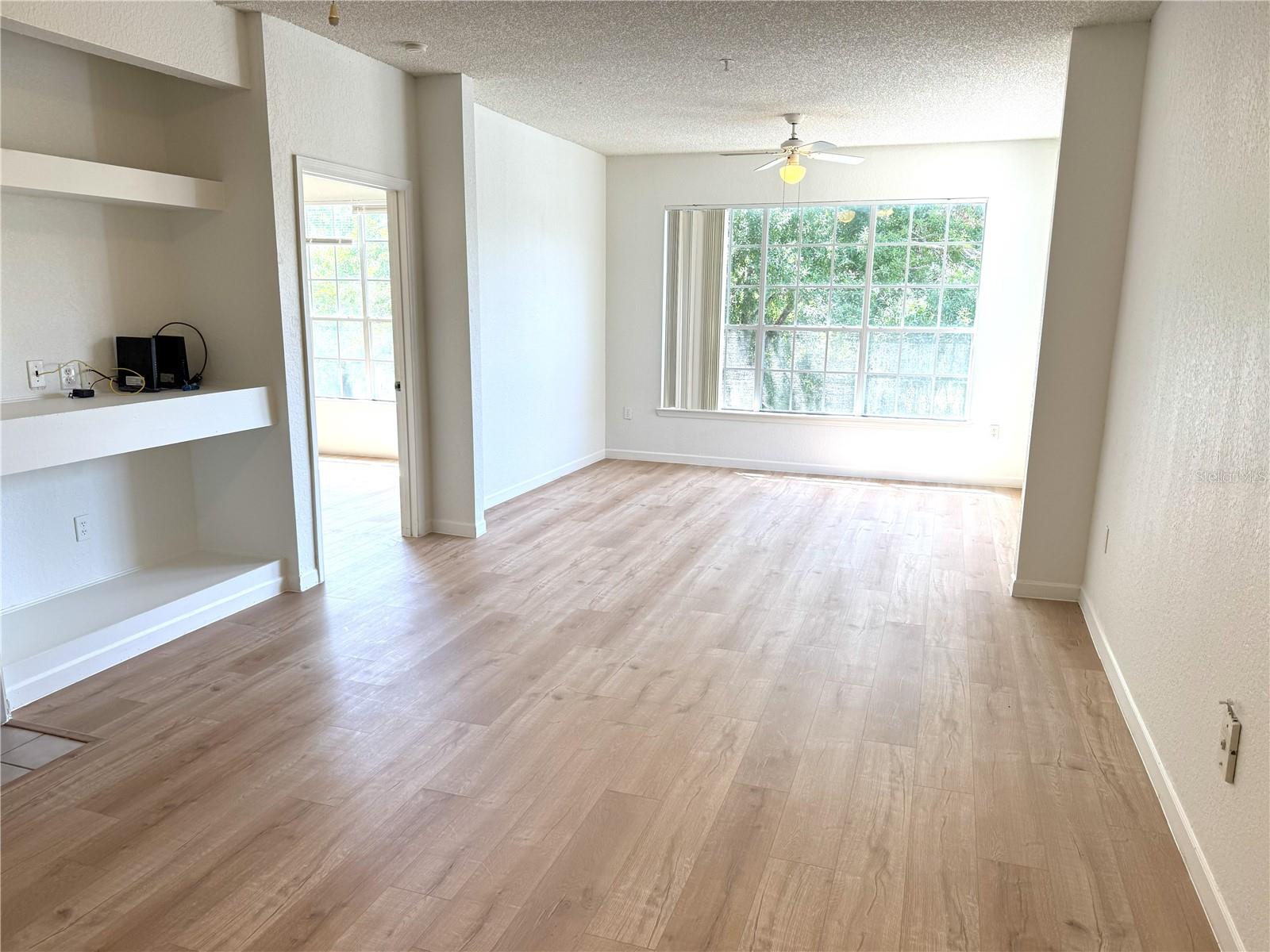 Image 11 of 35 For 13103 Mulberry Park Drive 833