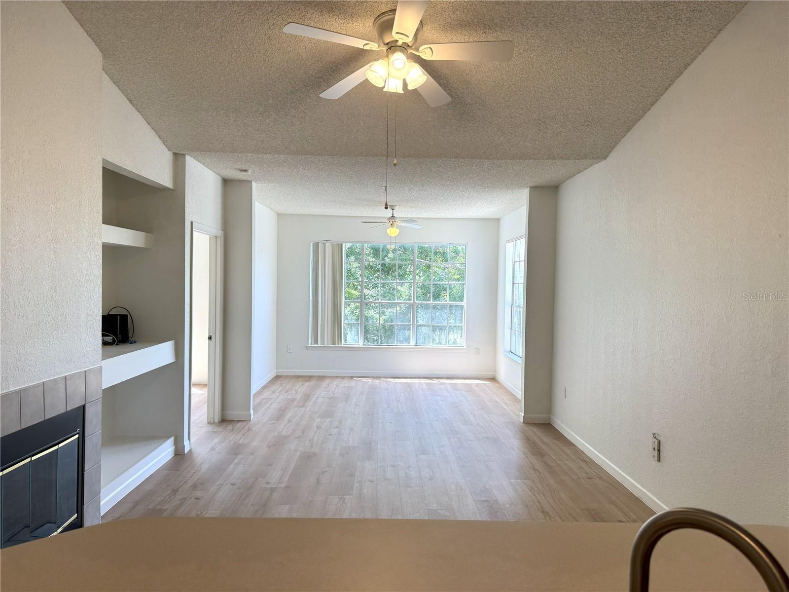 Image 12 of 35 For 13103 Mulberry Park Drive 833