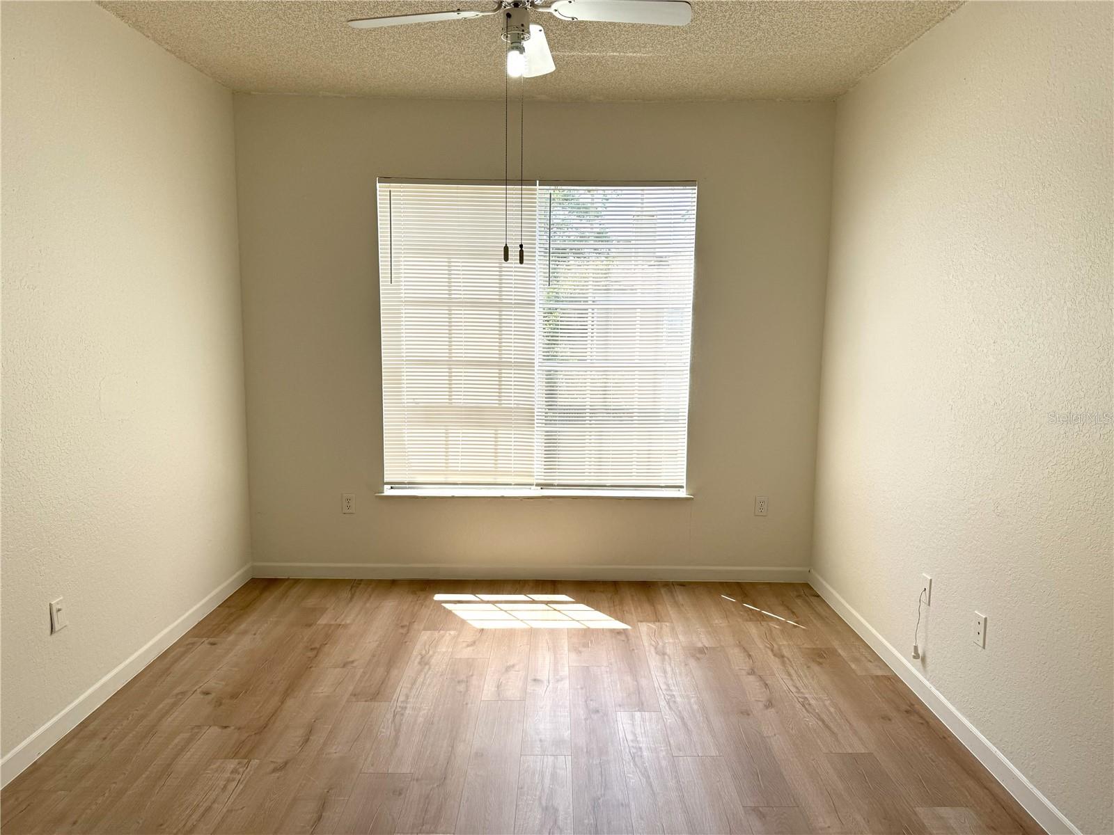 Image 15 of 35 For 13103 Mulberry Park Drive 833