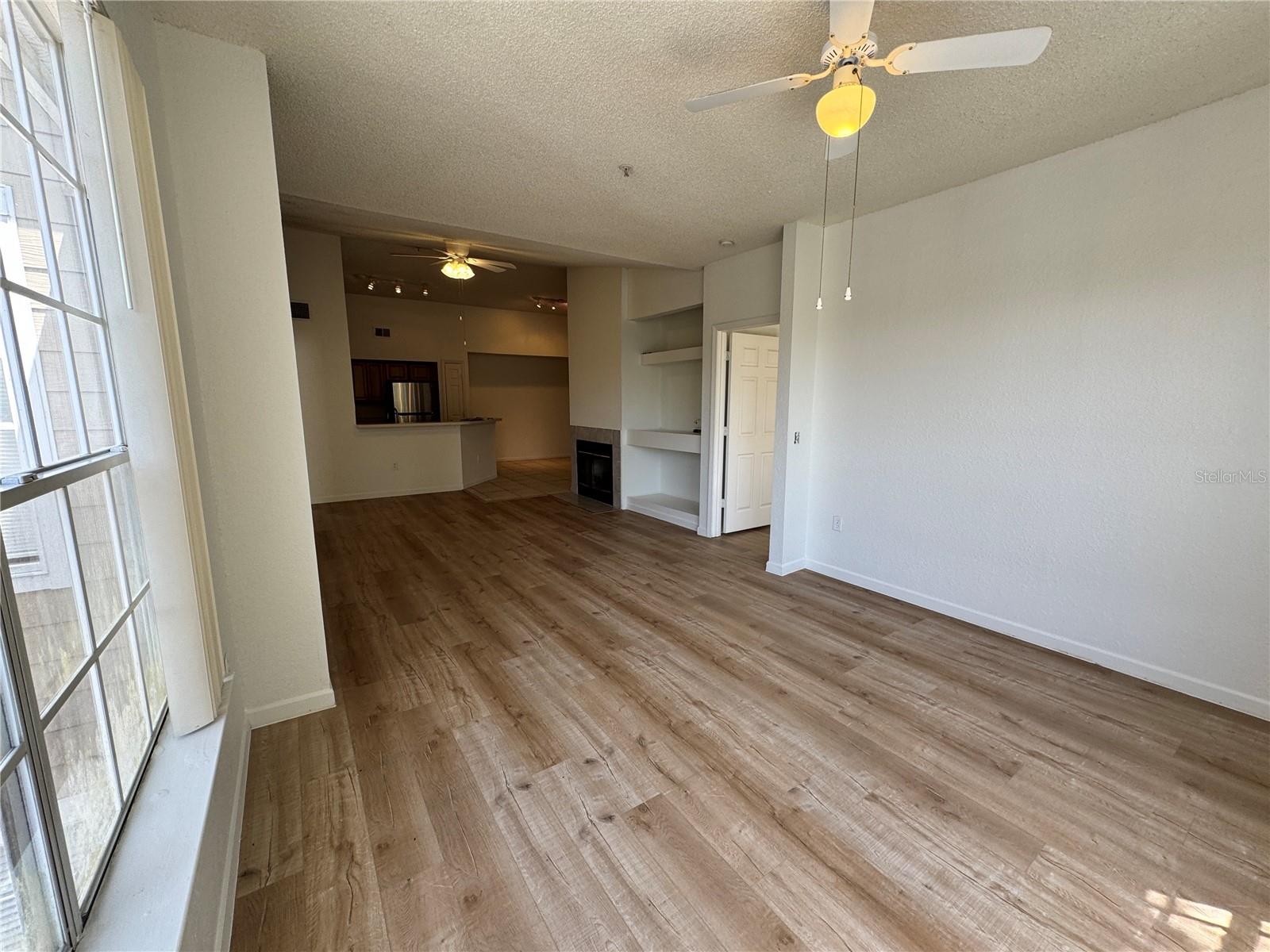 Image 18 of 35 For 13103 Mulberry Park Drive 833