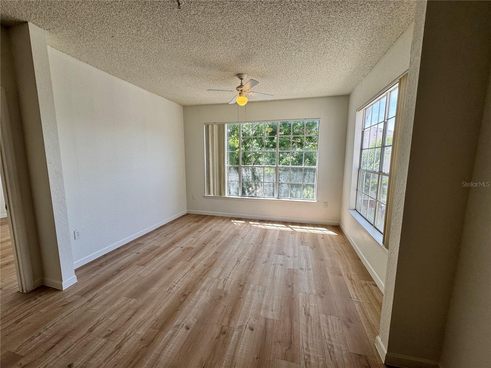 Image 19 of 35 For 13103 Mulberry Park Drive 833