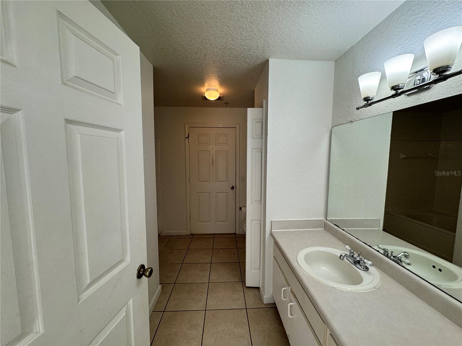 Image 22 of 35 For 13103 Mulberry Park Drive 833