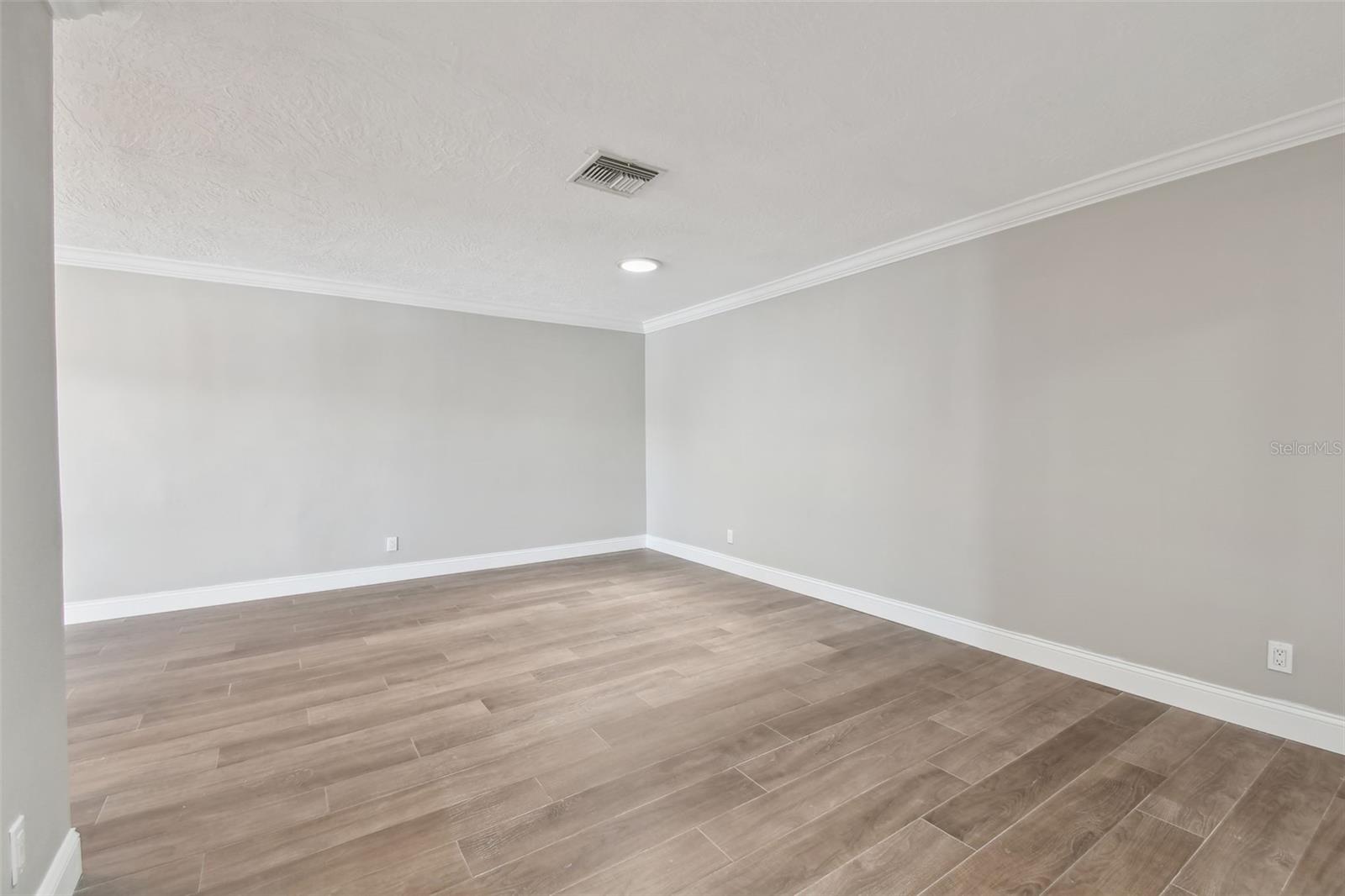 Image 60 of 86 For 17 Bellevue Drive