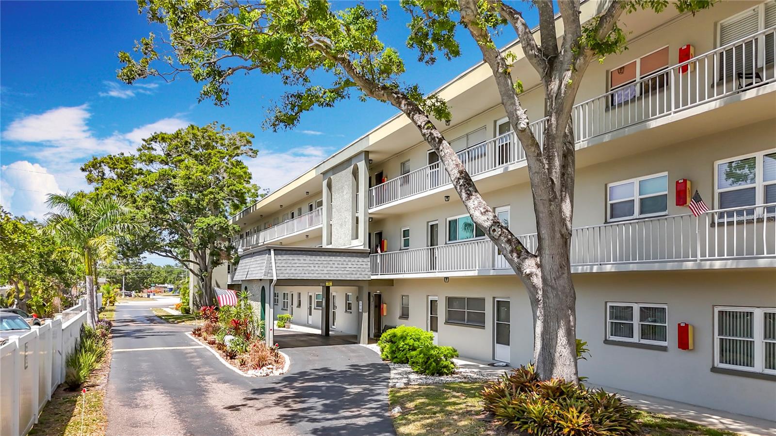 Details for 5890 38th Avenue N 305, ST PETERSBURG, FL 33710