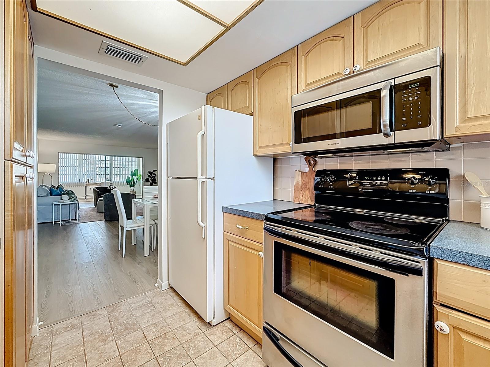 Image 15 of 30 For 5890 38th Avenue N 305