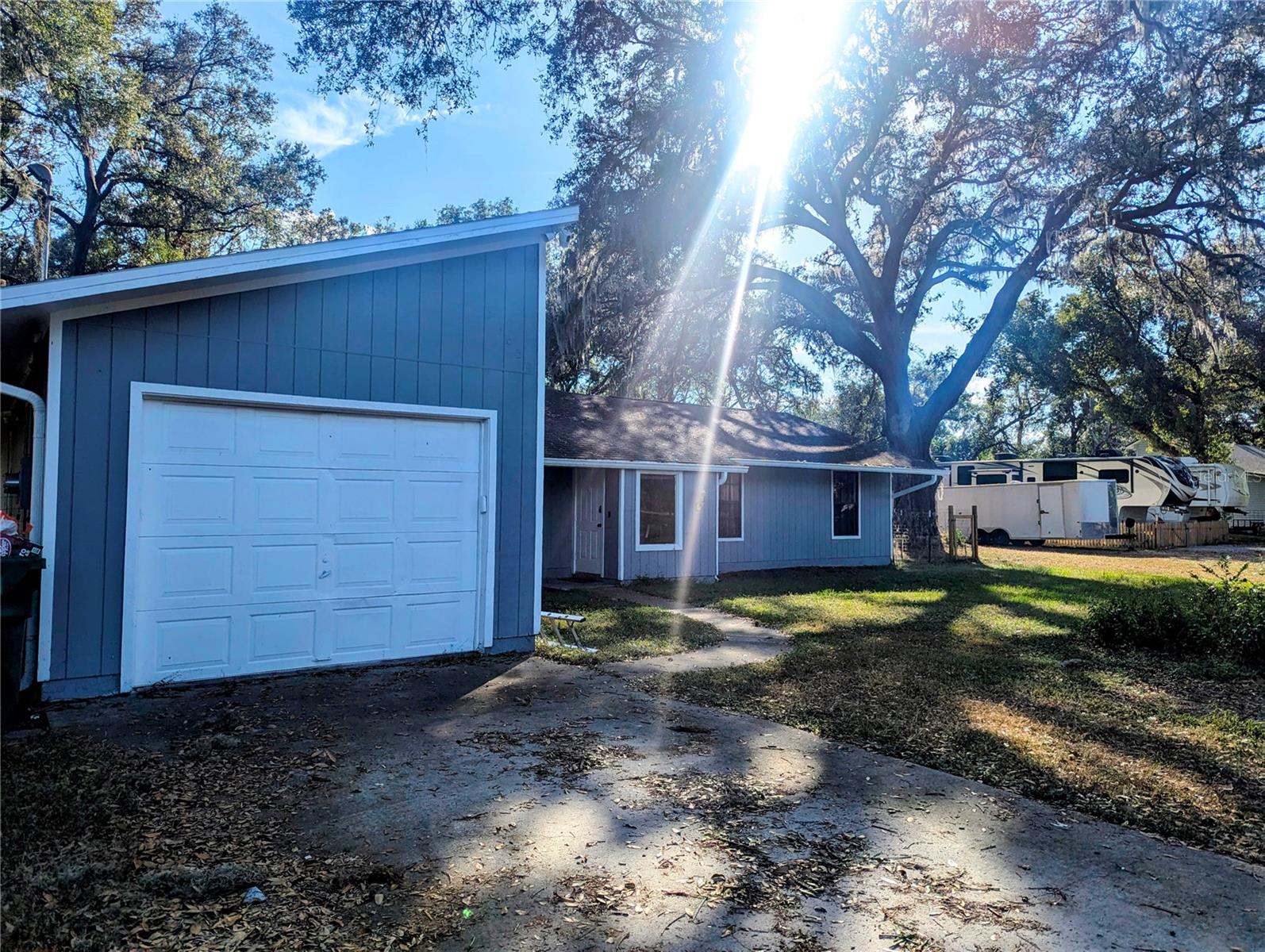 Image 4 of 22 For 37654 Eiland Boulevard