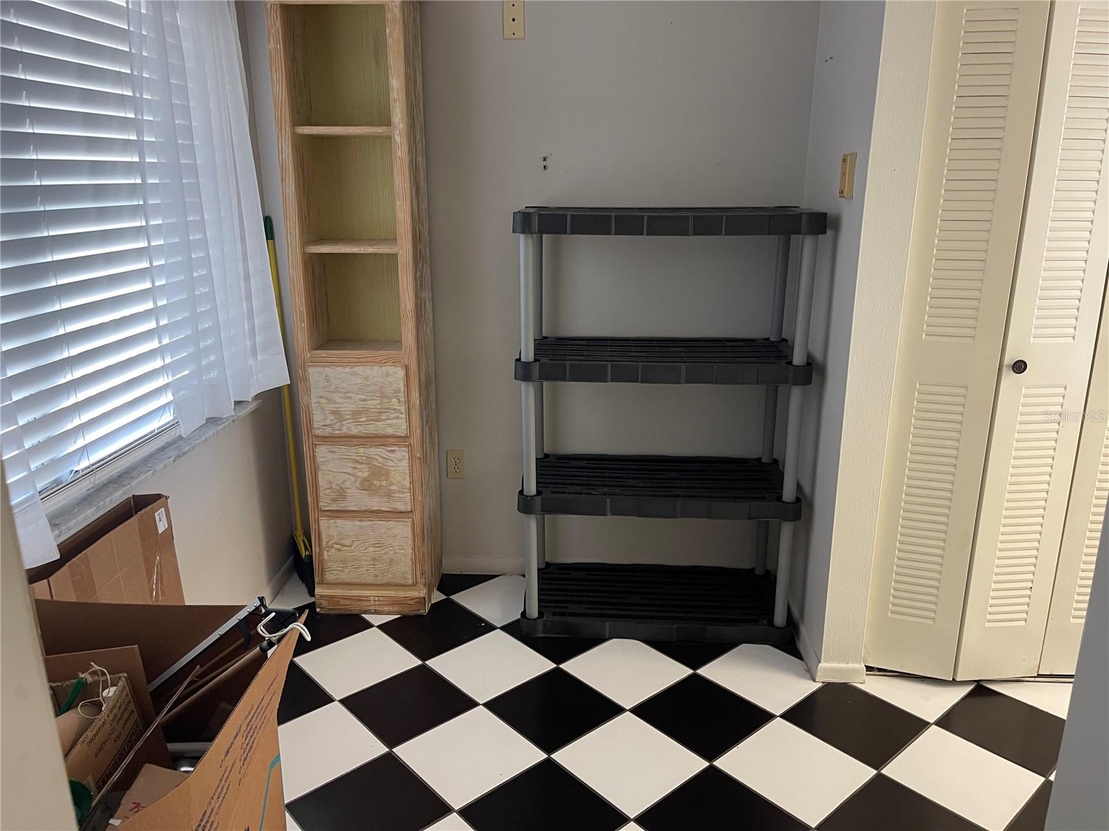Image 11 of 37 For 6060 Shore Boulevard S 806