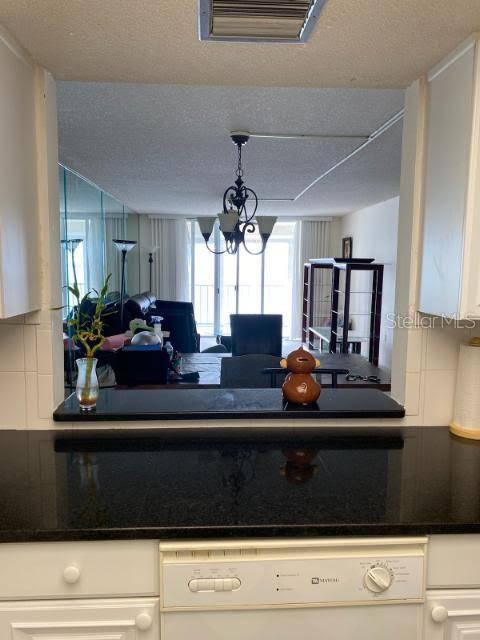 Image 14 of 37 For 6060 Shore Boulevard S 806
