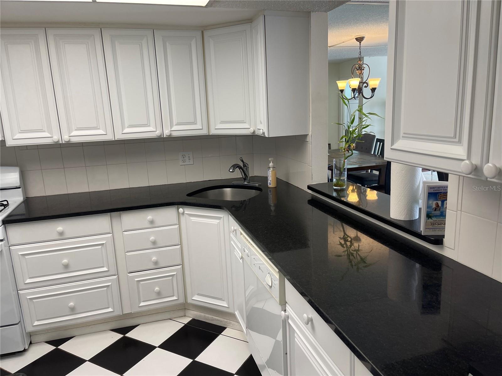 Image 4 of 37 For 6060 Shore Boulevard S 806
