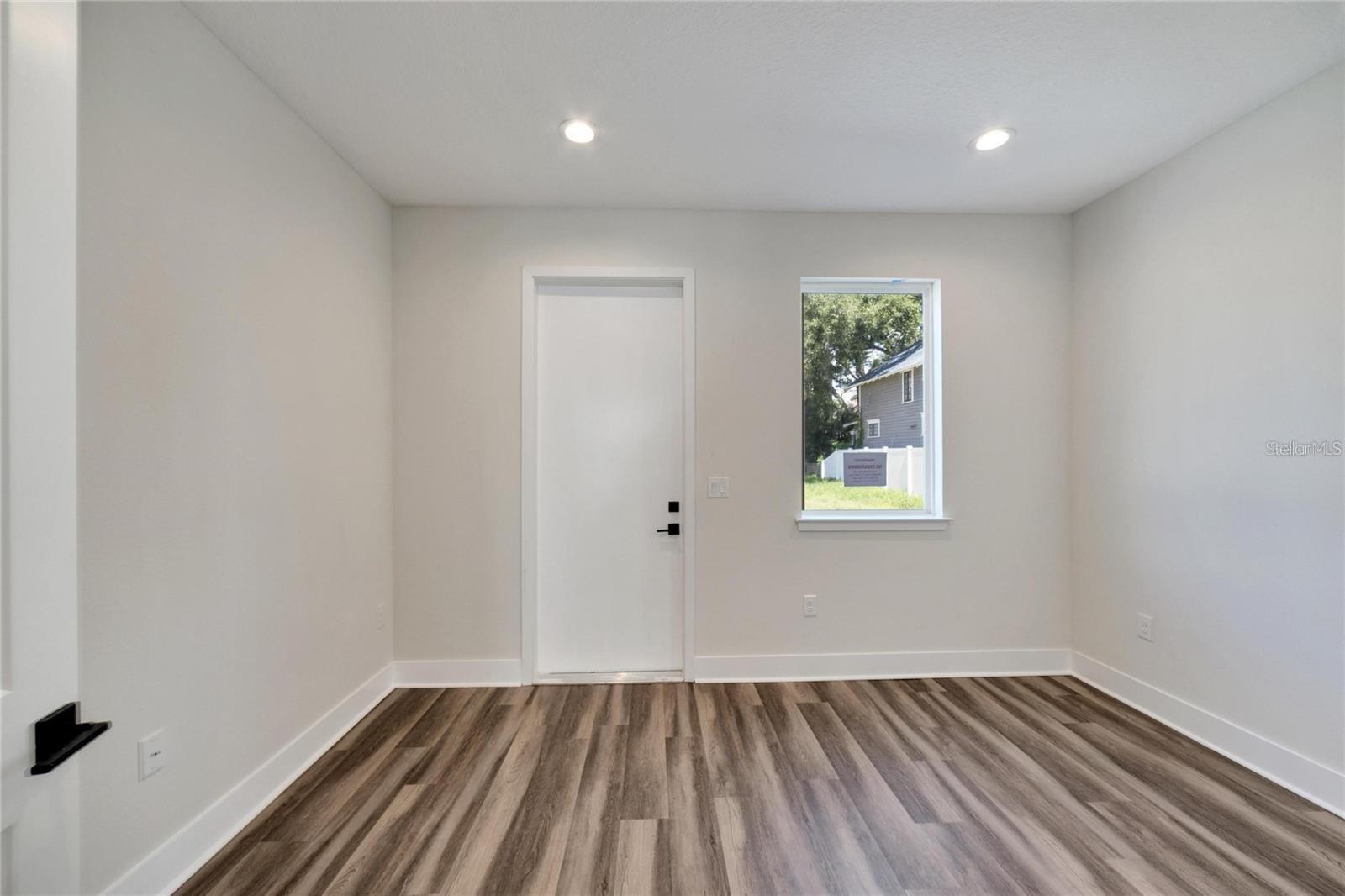 Image 15 of 31 For 833 Calla Terrace N