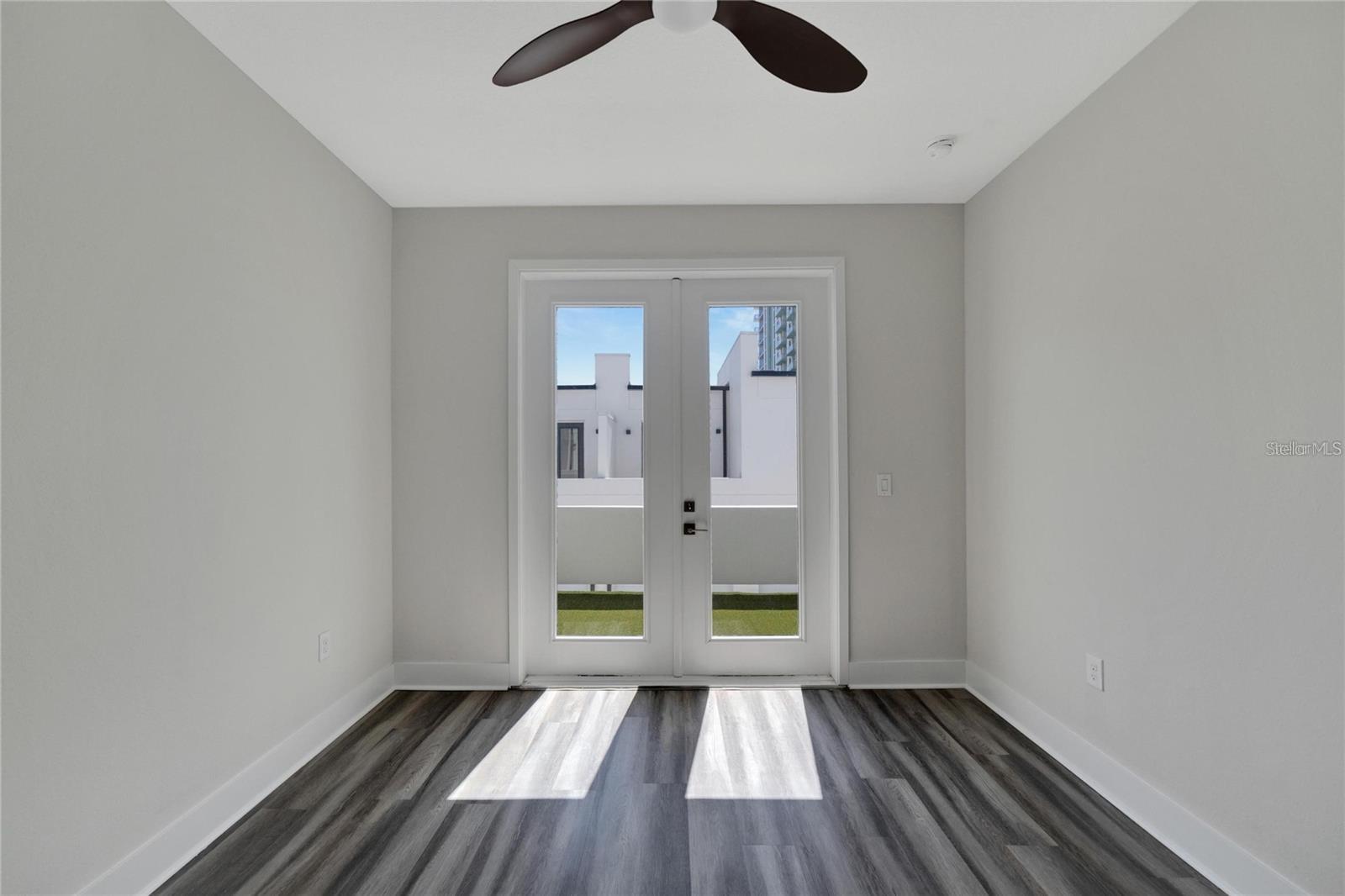 Image 24 of 31 For 833 Calla Terrace N