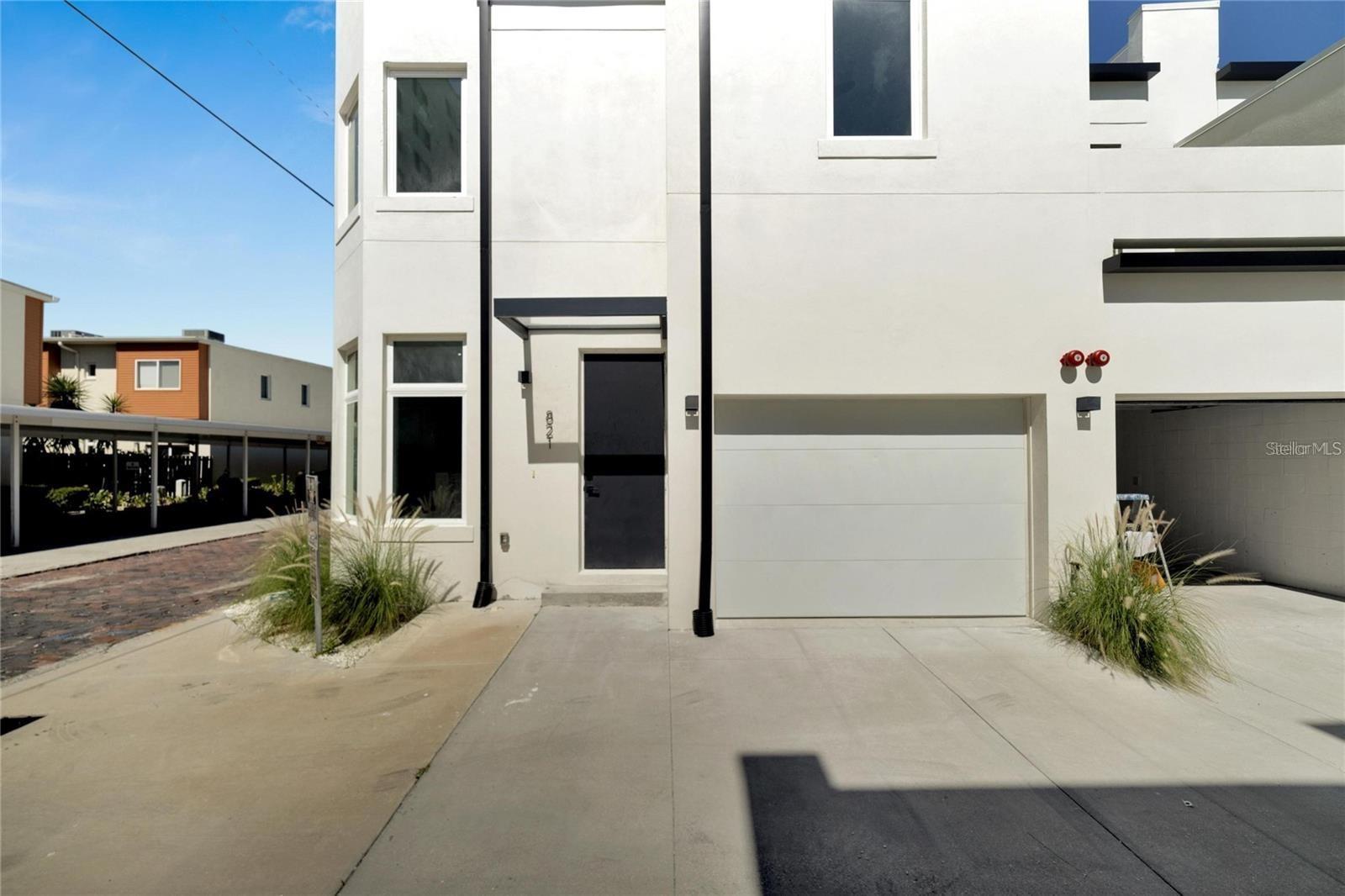 Image 3 of 31 For 833 Calla Terrace N