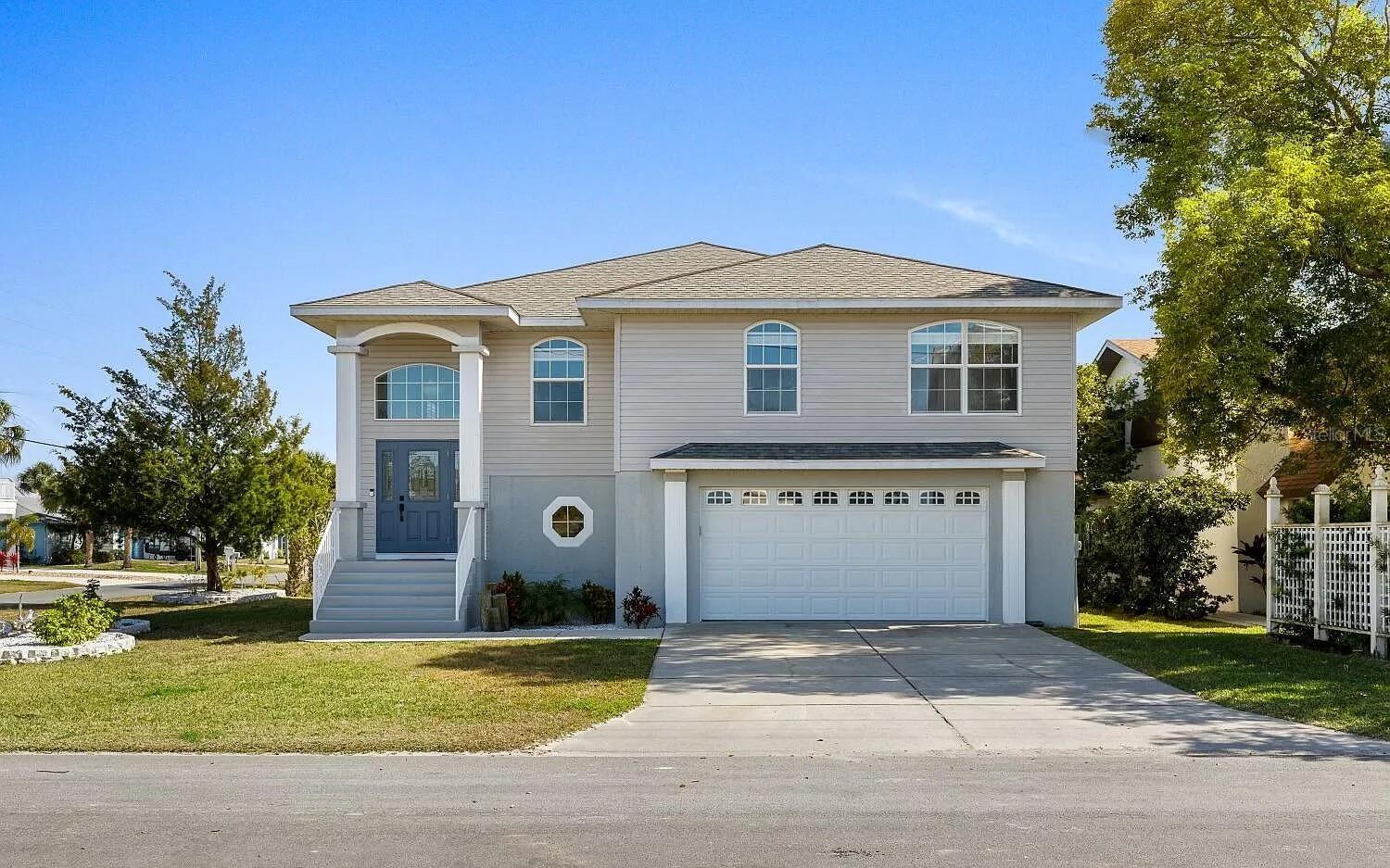 Listing photo id 0 for 4396 5th Isle Drive