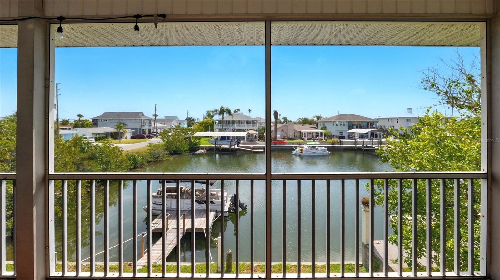 Listing photo id 25 for 4396 5th Isle Drive