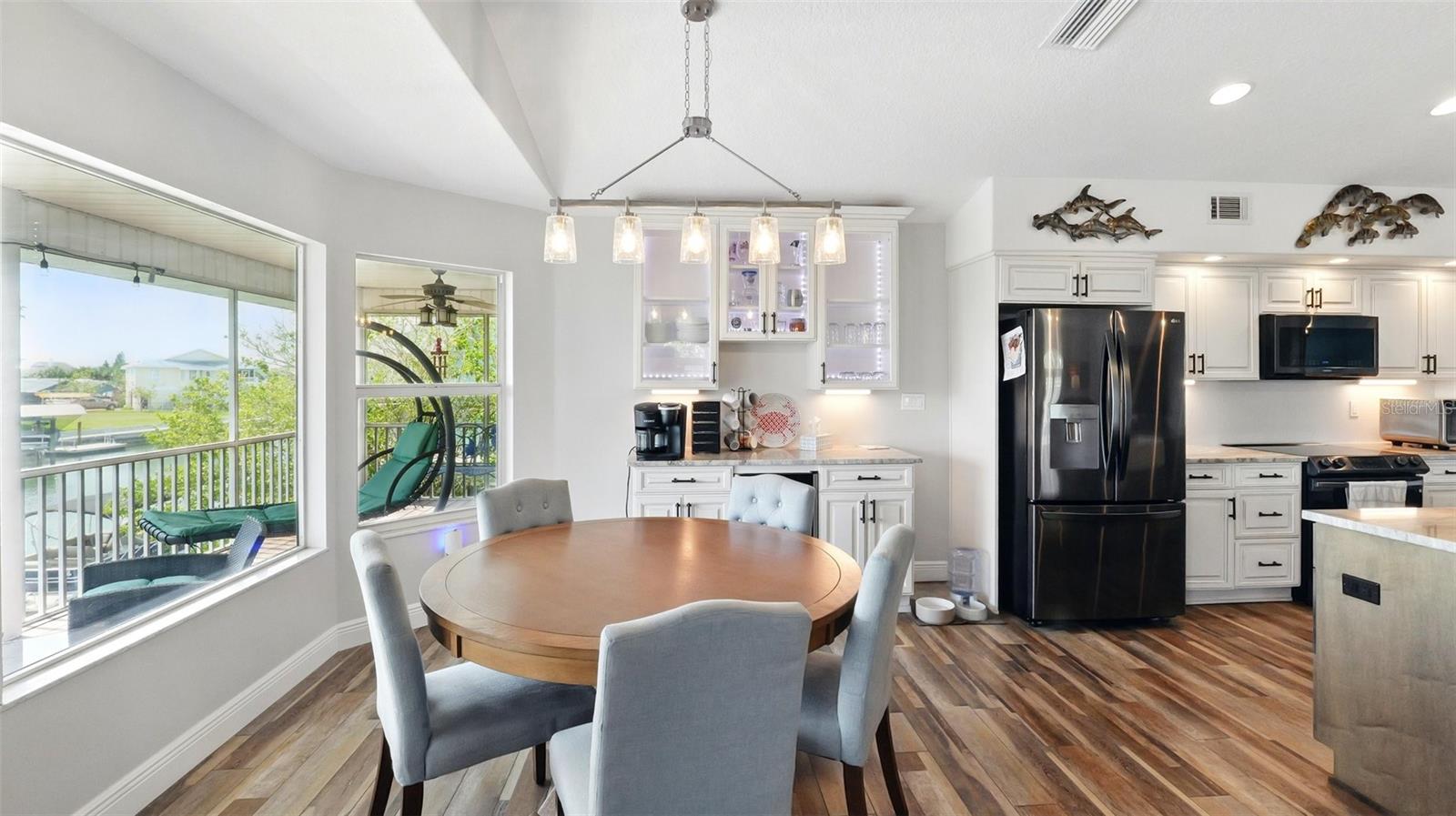 Listing photo id 26 for 4396 5th Isle Drive