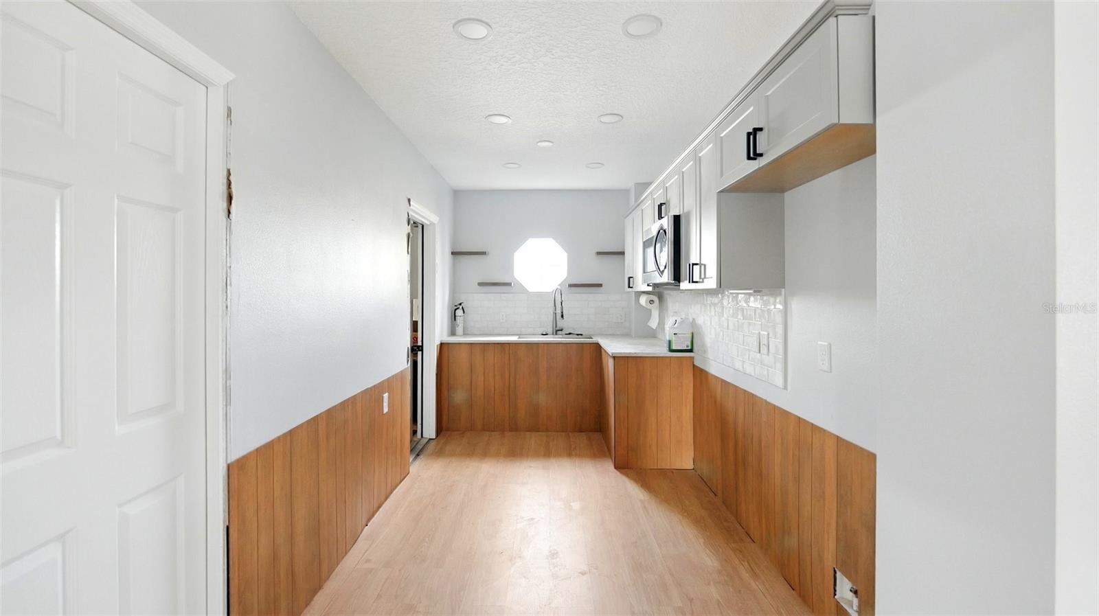 Listing photo id 29 for 4396 5th Isle Drive