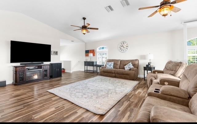 Listing photo id 2 for 4396 5th Isle Drive