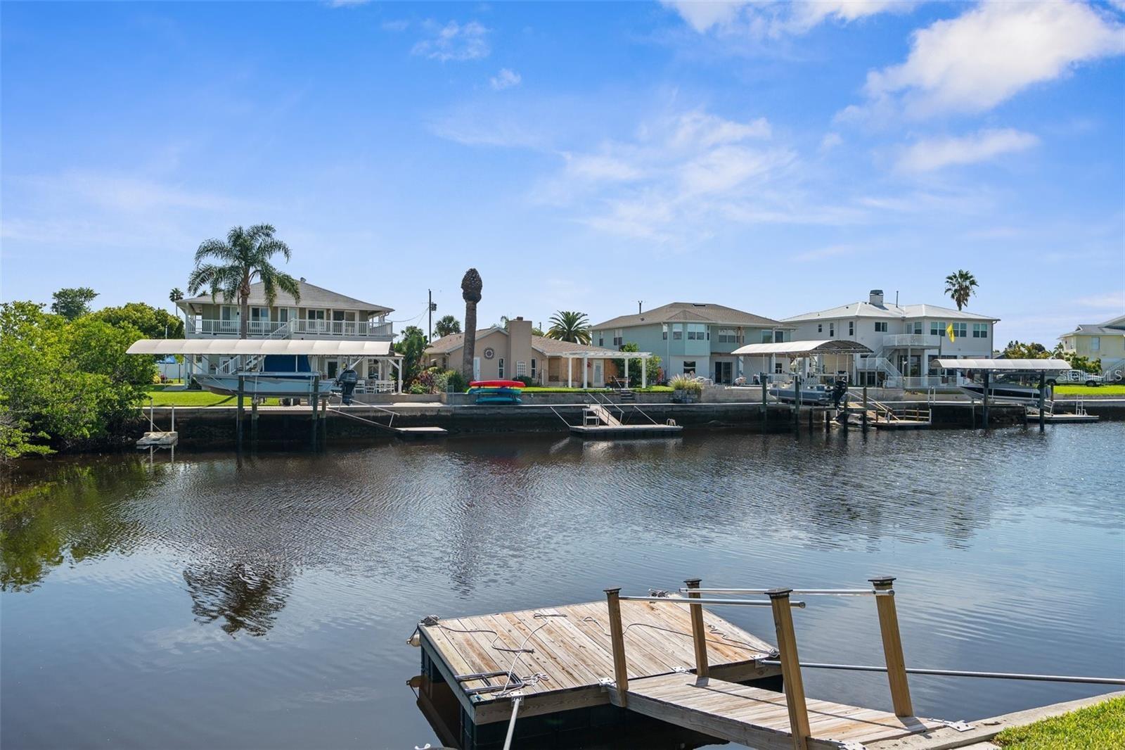 Listing photo id 41 for 4396 5th Isle Drive