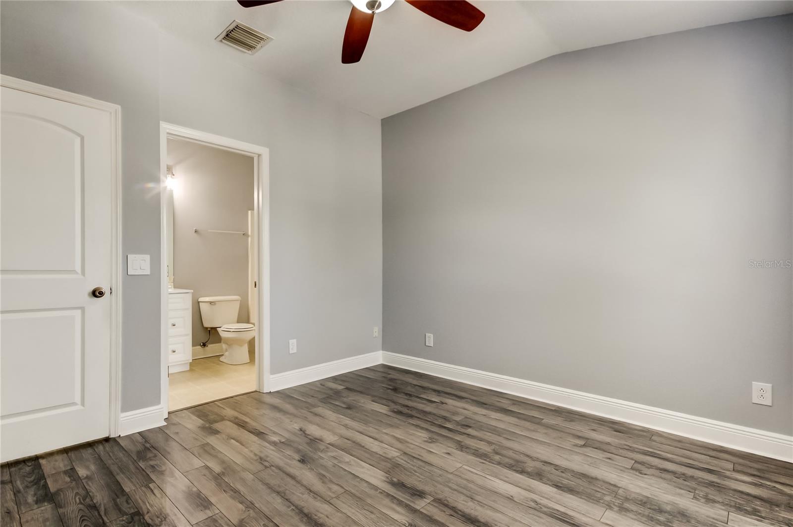 Image 30 of 44 For 1747 Sedgefield Court