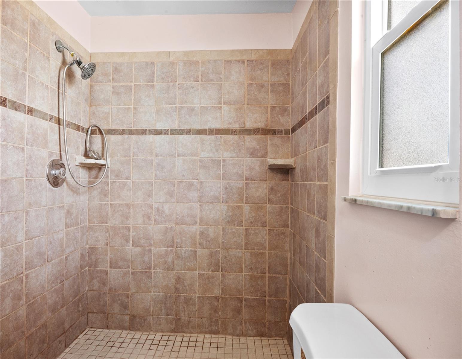 Image 10 of 32 For 771 Murphy Avenue N