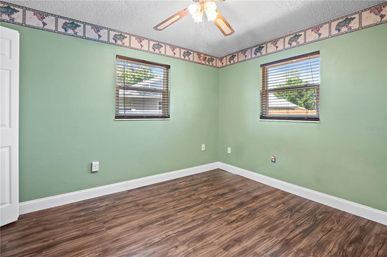 Image 13 of 32 For 771 Murphy Avenue N