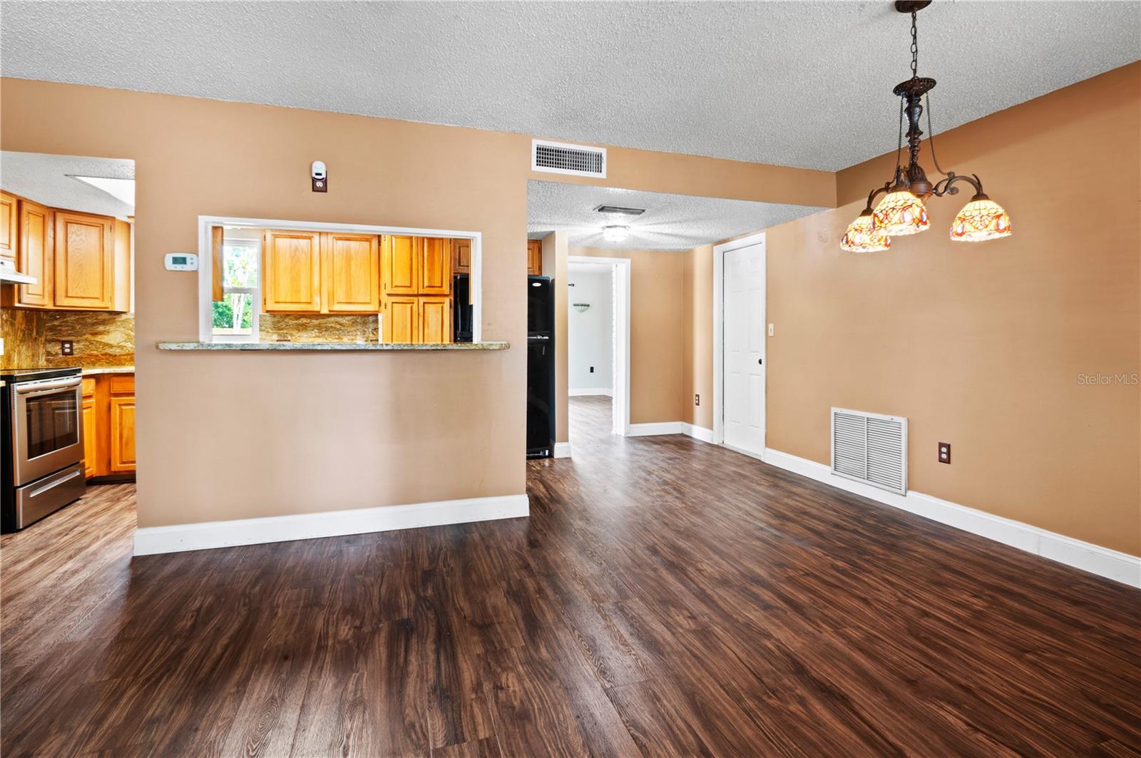 Image 2 of 32 For 771 Murphy Avenue N