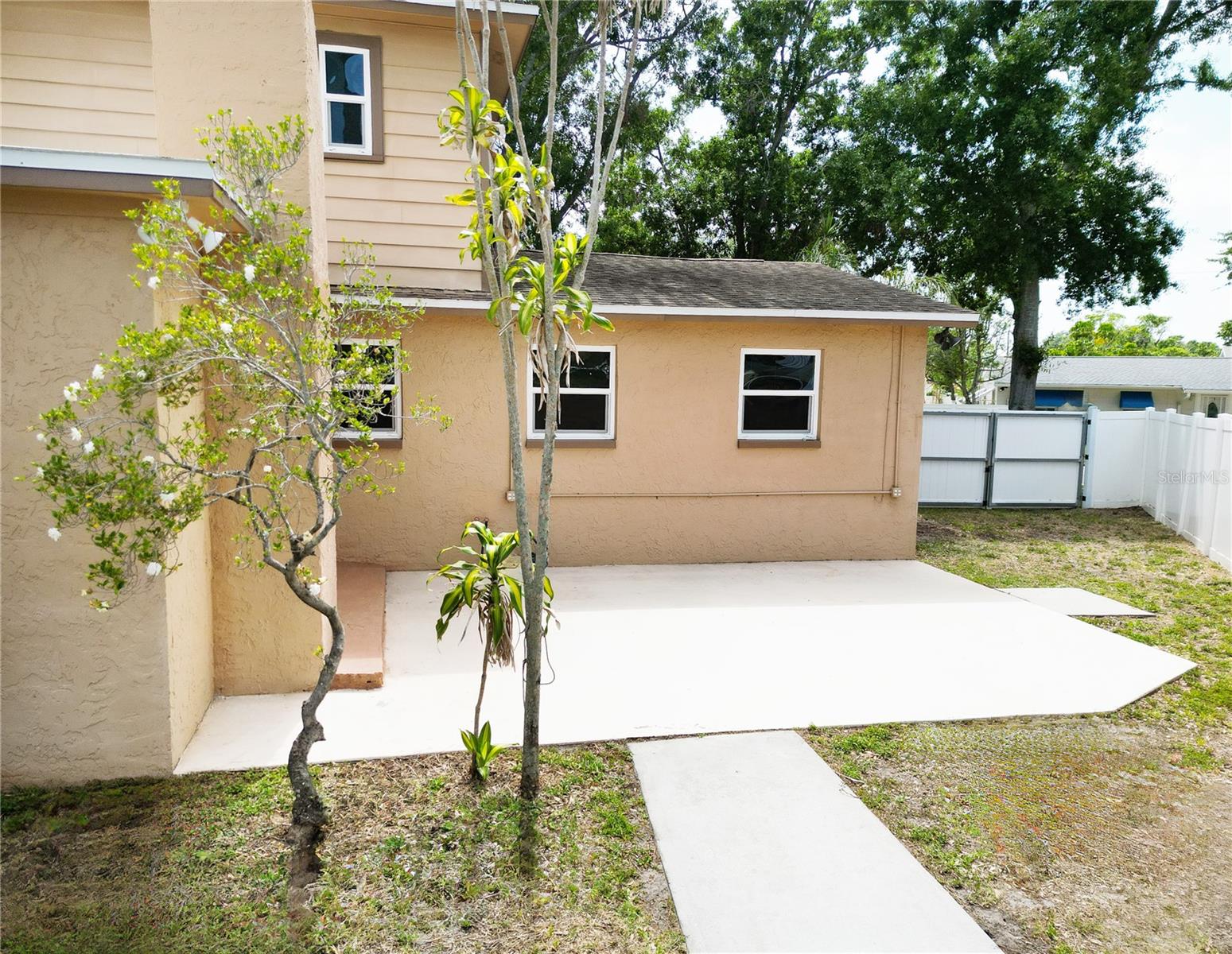 Image 6 of 32 For 771 Murphy Avenue N