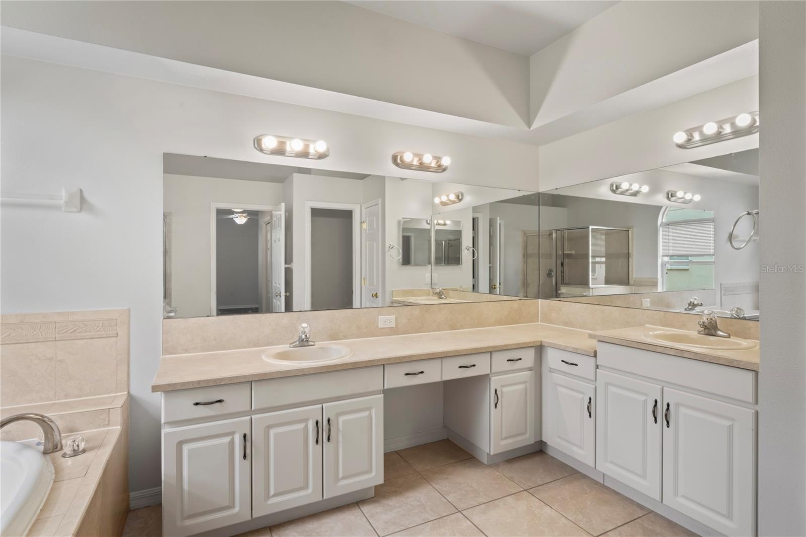 Image 14 of 27 For 16119 Bridgedale Drive
