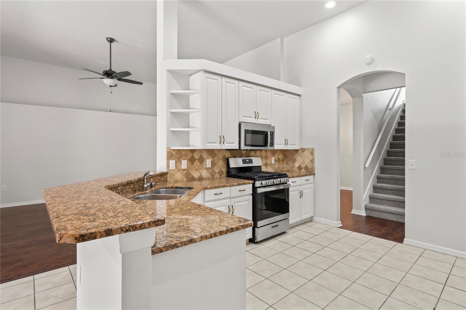 Image 6 of 27 For 16119 Bridgedale Drive