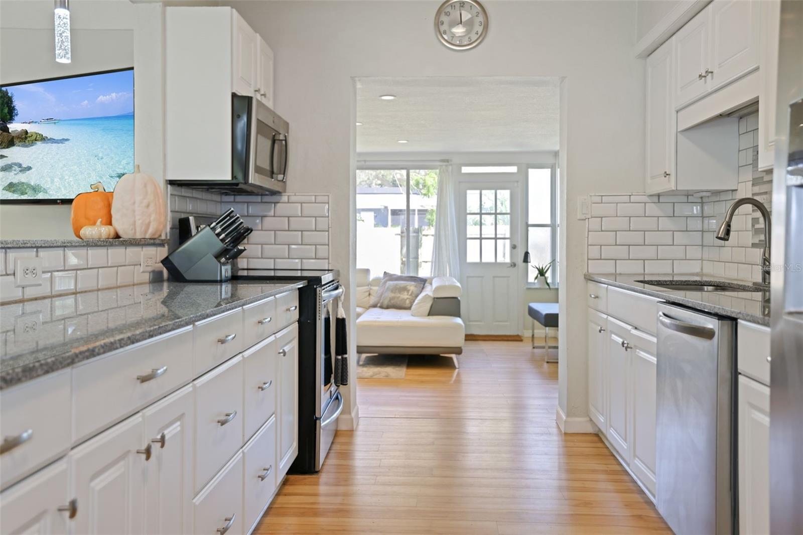 Image 12 of 41 For 6021 2nd Avenue N