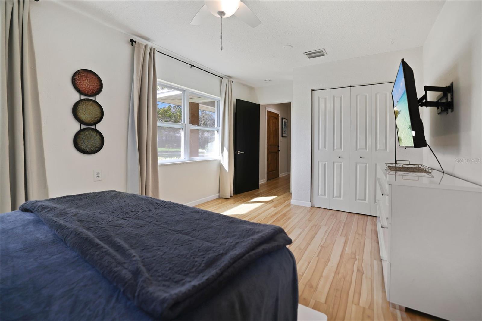 Image 25 of 41 For 6021 2nd Avenue N