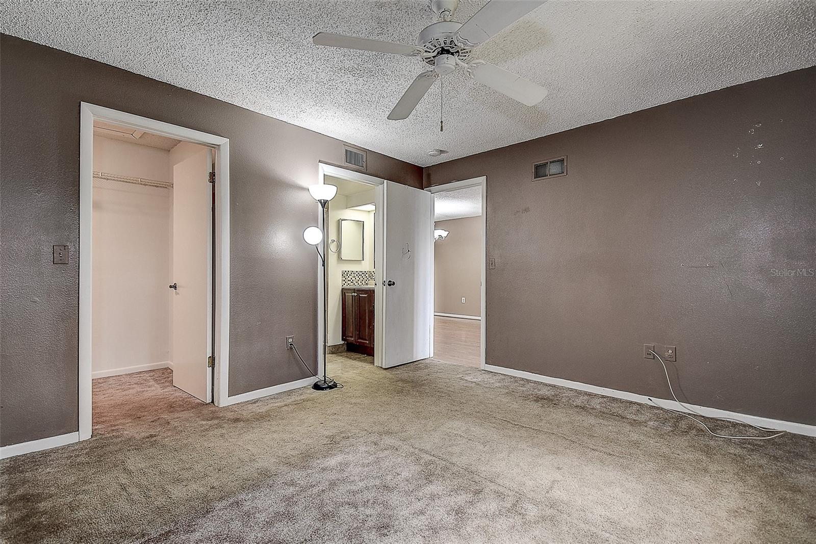 Image 14 of 43 For 2971 Estancia Boulevard 328