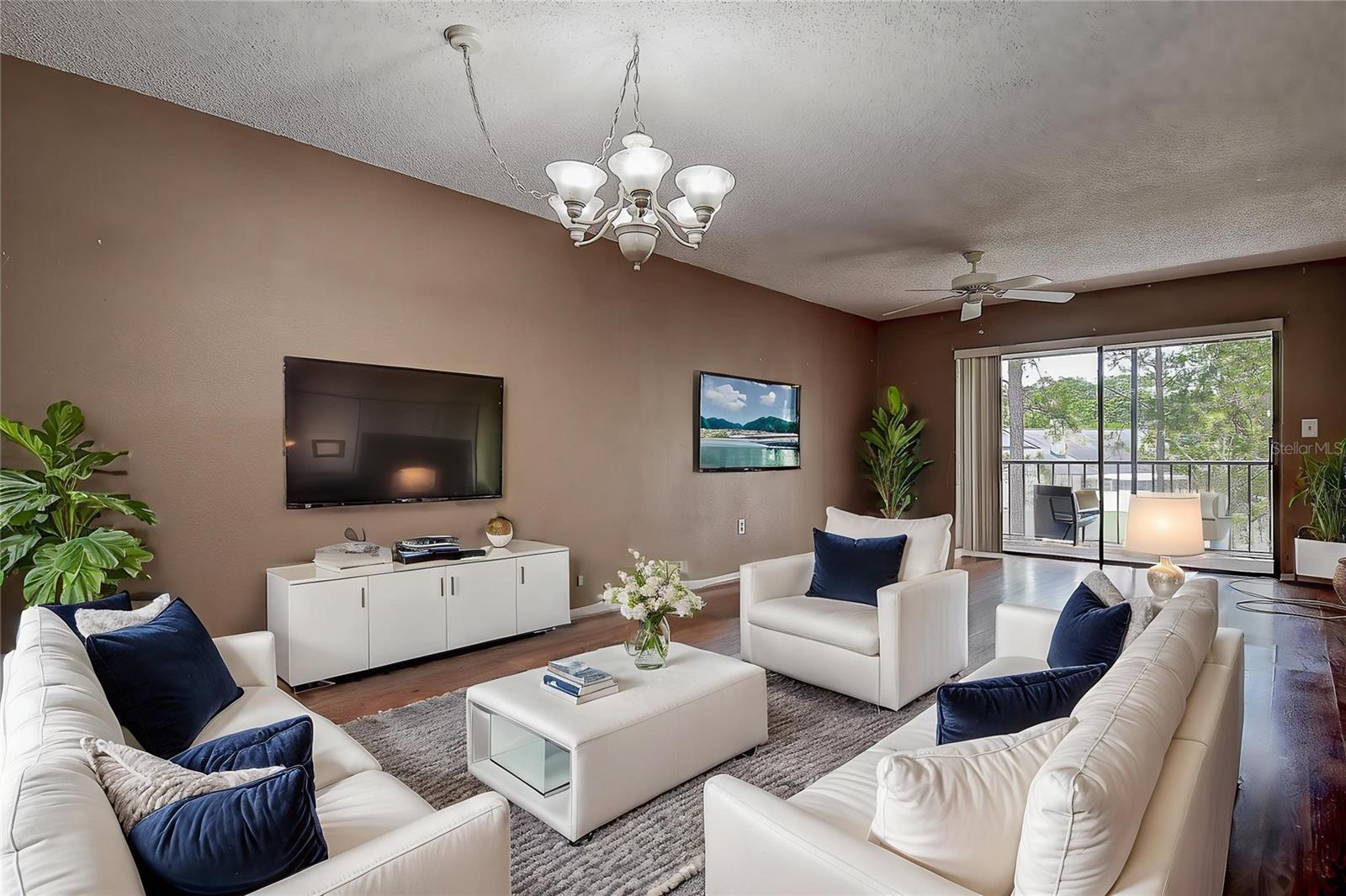 Image 28 of 43 For 2971 Estancia Boulevard 328