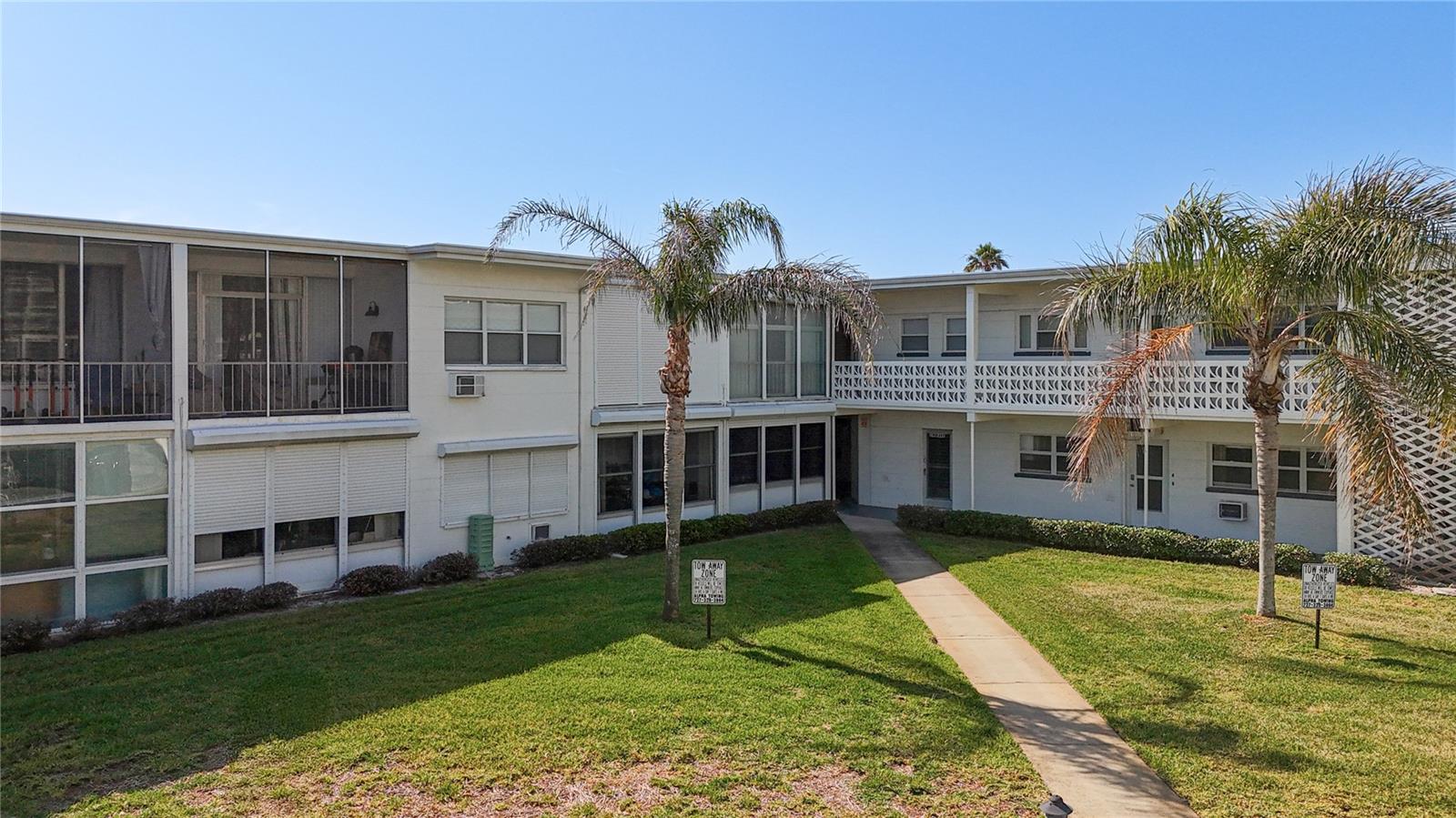 Image 3 of 36 For 7050 Sunset Way 22