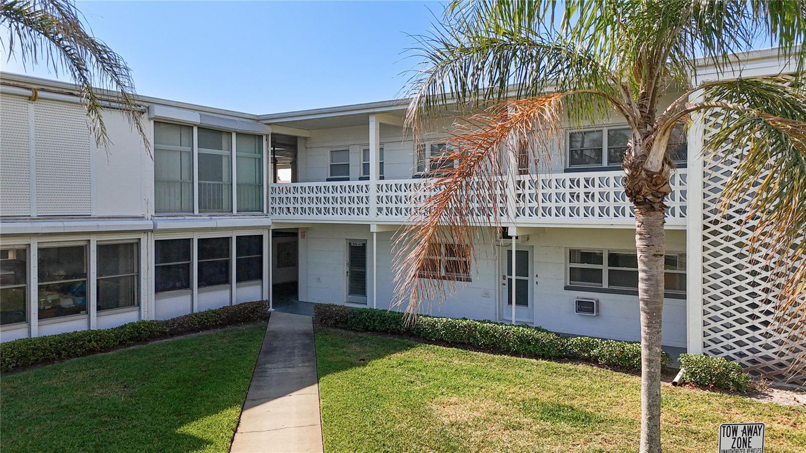 Image 4 of 36 For 7050 Sunset Way 22