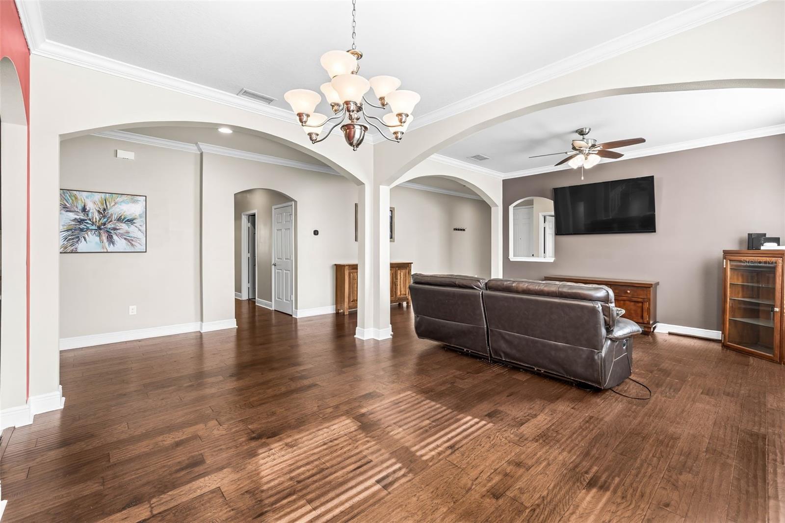 Image 10 of 57 For 3204 Mapleridge Drive