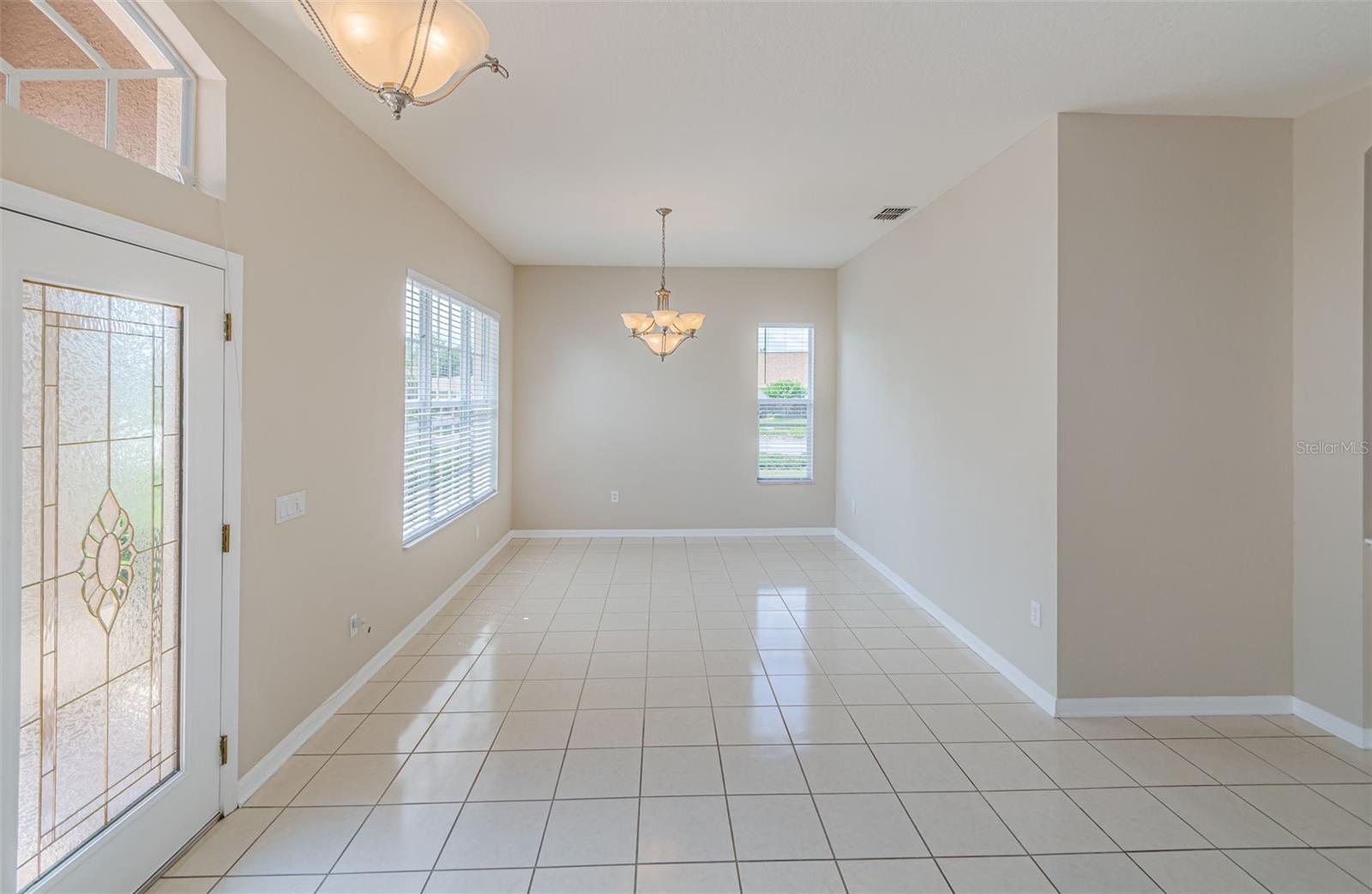 Image 10 of 88 For 617 Glastonbury Court