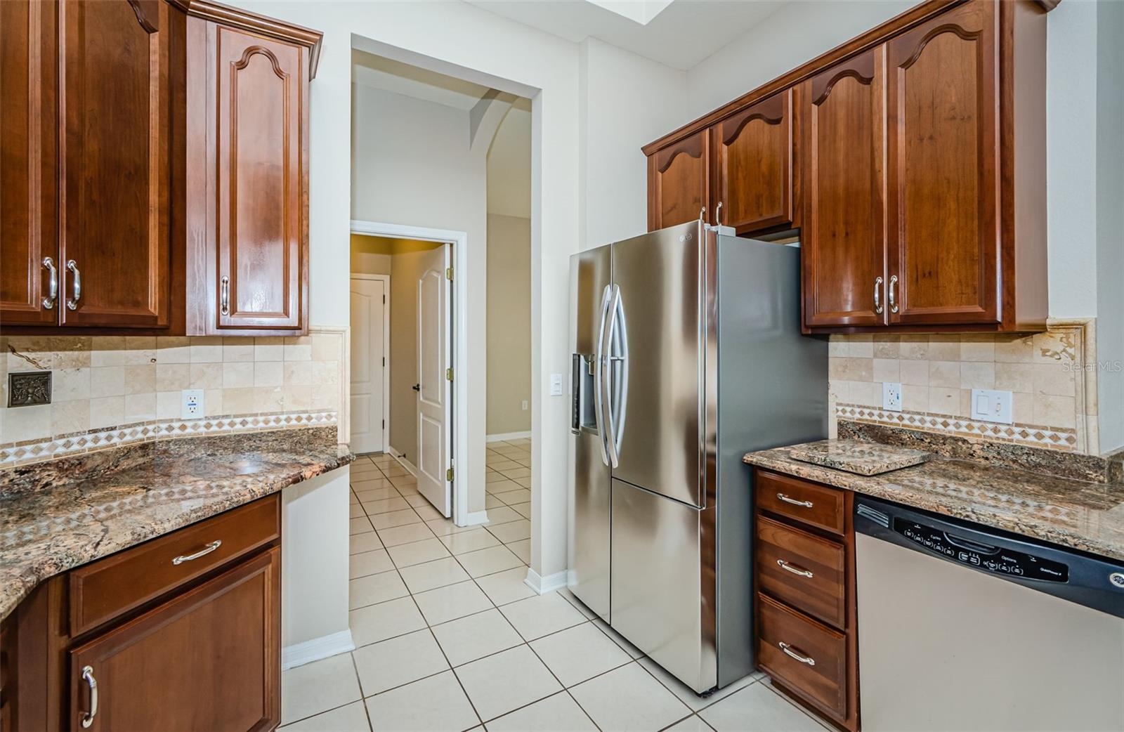 Image 16 of 88 For 617 Glastonbury Court