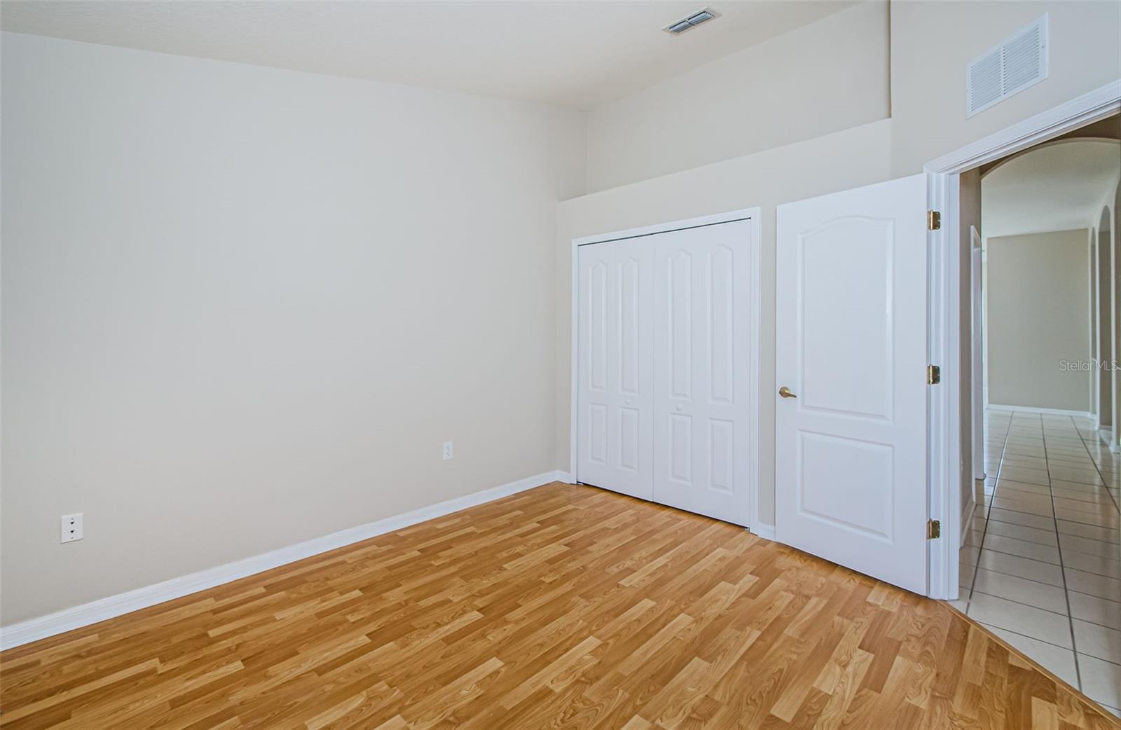Image 30 of 88 For 617 Glastonbury Court
